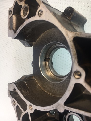 Coppia Carter Crankcase Yamaha YZ 125 1983 1984 24X-15111-00 + 24X-15121-00 - Foto 17 di 21
