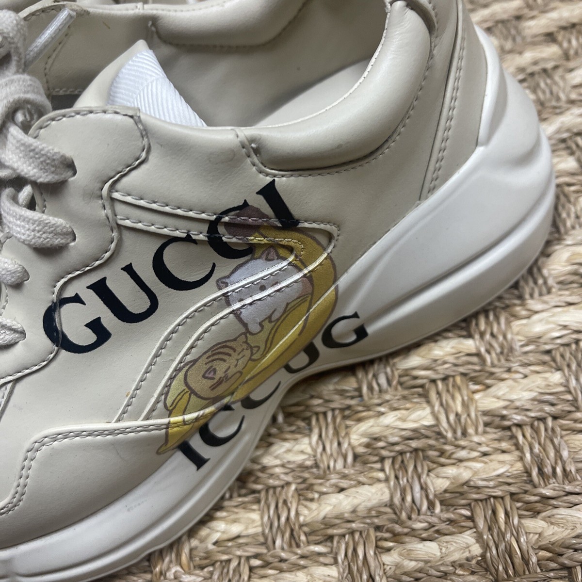 【関税送料込】GUCCI BANANYA X GUCCI RHYTON スニーカー 50MM GUCCI Bananya x Rhyton Ivory 659408-2SH00-9522 Womens Shoes