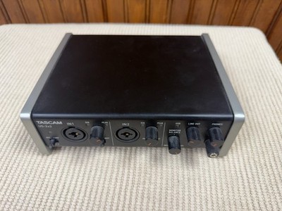 Tascam US-2x2 USB Audio/MIDI/Microphone Interface 2-In/2-Out 24-bit/96kHz