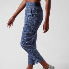 Athleta Brooklyn Ankle Pants Camo Print Elastic Waist Pockets Size 10 Tall