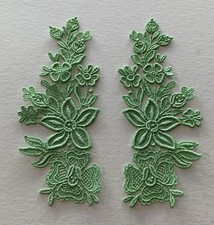 Adornos apliques de encaje bordado venado guipur verde salvia (por pareja)