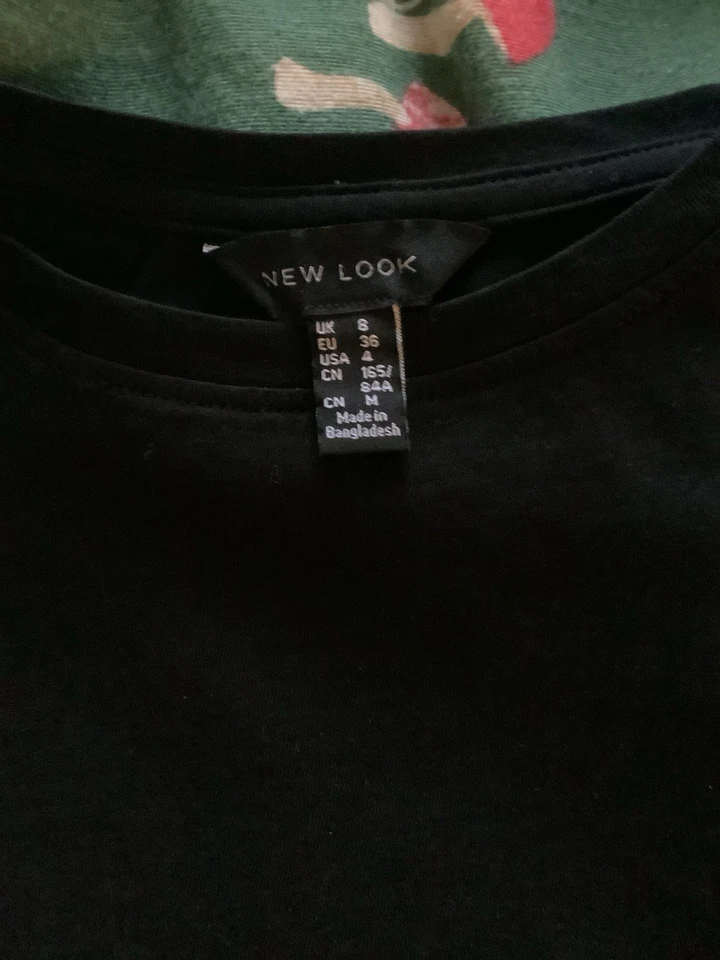 New Look Ladies Christmas T-shirt Size 8 - Image 4 of 4