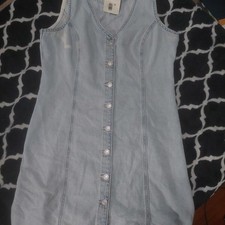 Nwt Levi's button-front dress light wash in medium