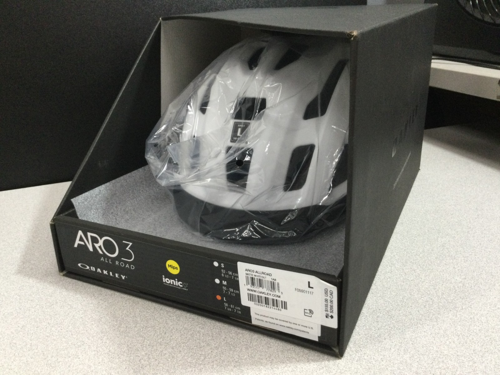 OAKLEY ARO3 ALL-ROAD BIKE HELMET - MATTE WHITEOUT [L]