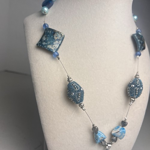 Handgefertigte blaue schwebende Perle Draht Halsketten Glas Herz Anhänger Boho Schmuck - Bild 17 von 22