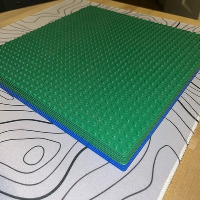LEGO 32x32 Baseplates Bulk Lot of 10: 4 Blue (10714) & 6 Green (11023) 3811