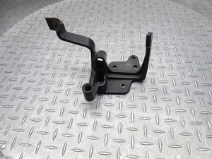 2004 04 Harley Davidson Heritage Softail Classic FLSTCI Left Floor Board Bracket