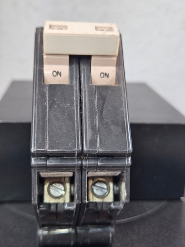 Eaton 60 Amp 2-Pole CH260 PlugOn Mount Type CH Circuit Breaker FAST SHIP!๐จโ
- Picture 3 of 12