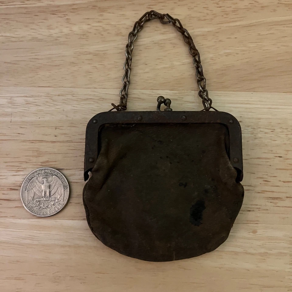 Antiguo Muñequera Chatelaine Monedero Bolso para Monedas Gamuza De Colección Raro Metal Intrincado Foto 3 de 4