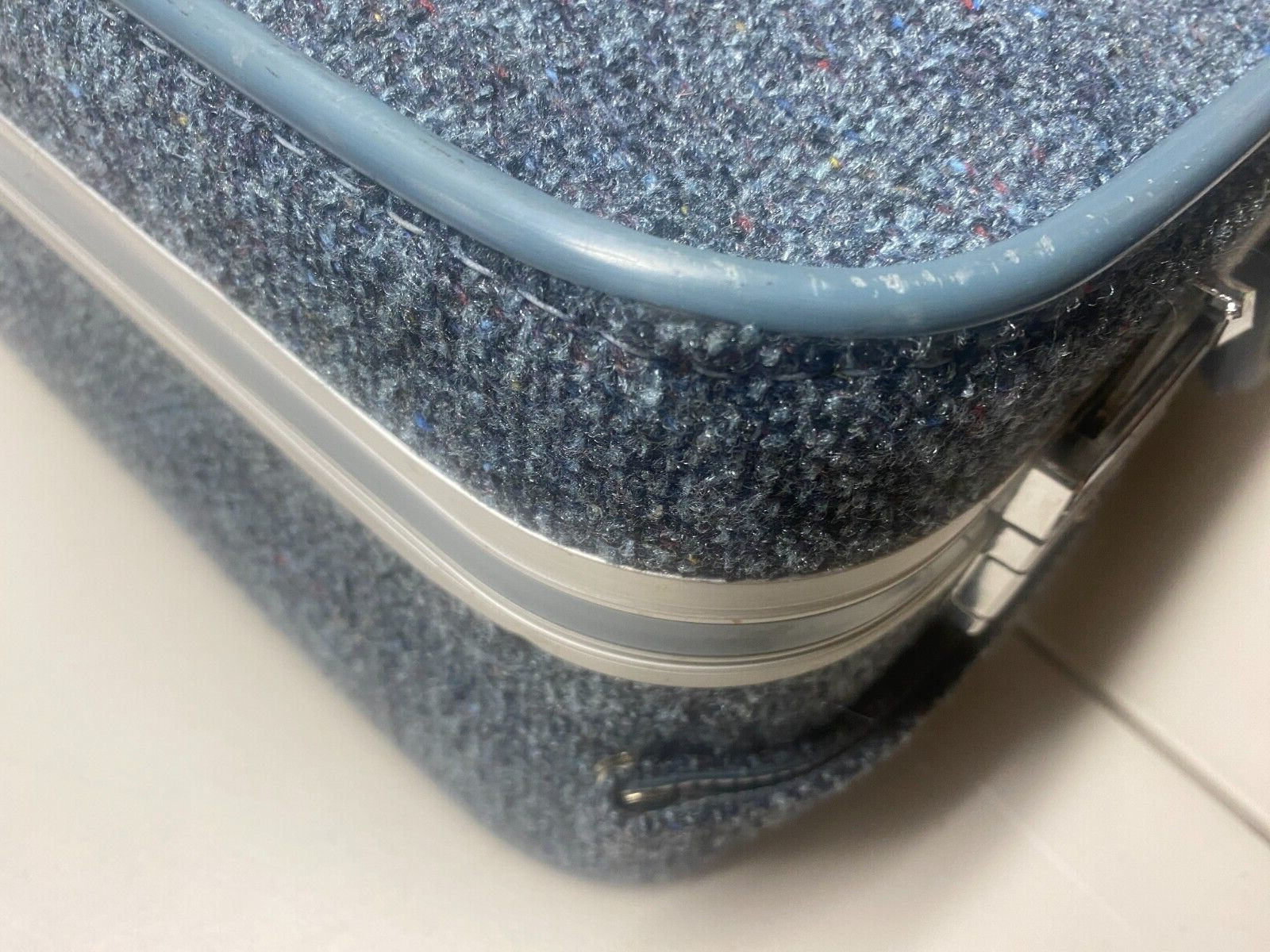 Skyway Suitcase Blue tweed with rollers Vintage