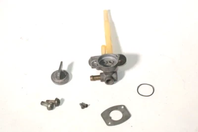 robinet essence gauche d'origine Yamaha XT 600 Z ténéré 3AJ - Photo 1/4