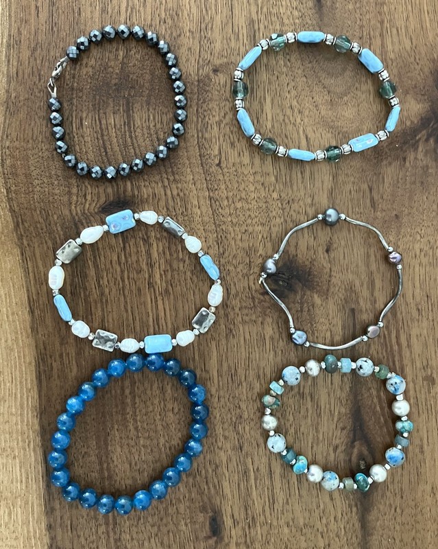 LOT OF 6 FRESHWATER PEARL BRACELETS