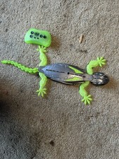HEX BOTS Wall Crawler Gecko with Remote