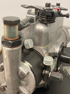 Ford Tractor Fuel Lift Pump (Gas) -- F2NN9350AA | Broken Tra - Foto 3