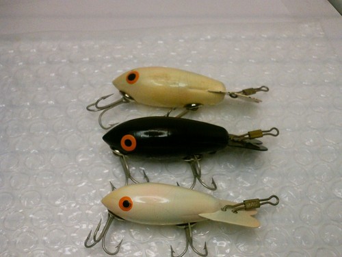 3 Bomber-mud bug-2 white- 1 black- 2-2 3/4 & 1-2 1/2 VINTAGE- CATCH-EM IF-U-CAN - Picture 5 of 8