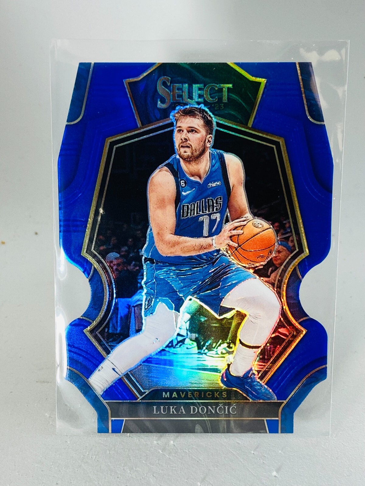 2022-23 Panini Select Luka Doncic Premier Level Blue Die-Cut #056/249