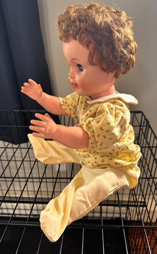 Vintage 1960s Vinyl Baby Doll , Sleep Eyes Eyelashes 24” - Picture 2 of 3