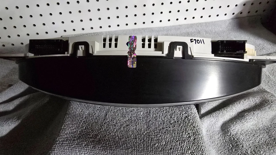 2004-2006 Ford F-150 XL / STX Gauge Cluster - Image 4 of 4