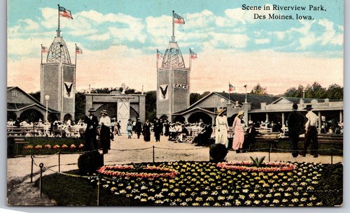 Des Moines Iowa~Cafe Towers In Riverview Park~Amusement Park~1920s Fashions~PC