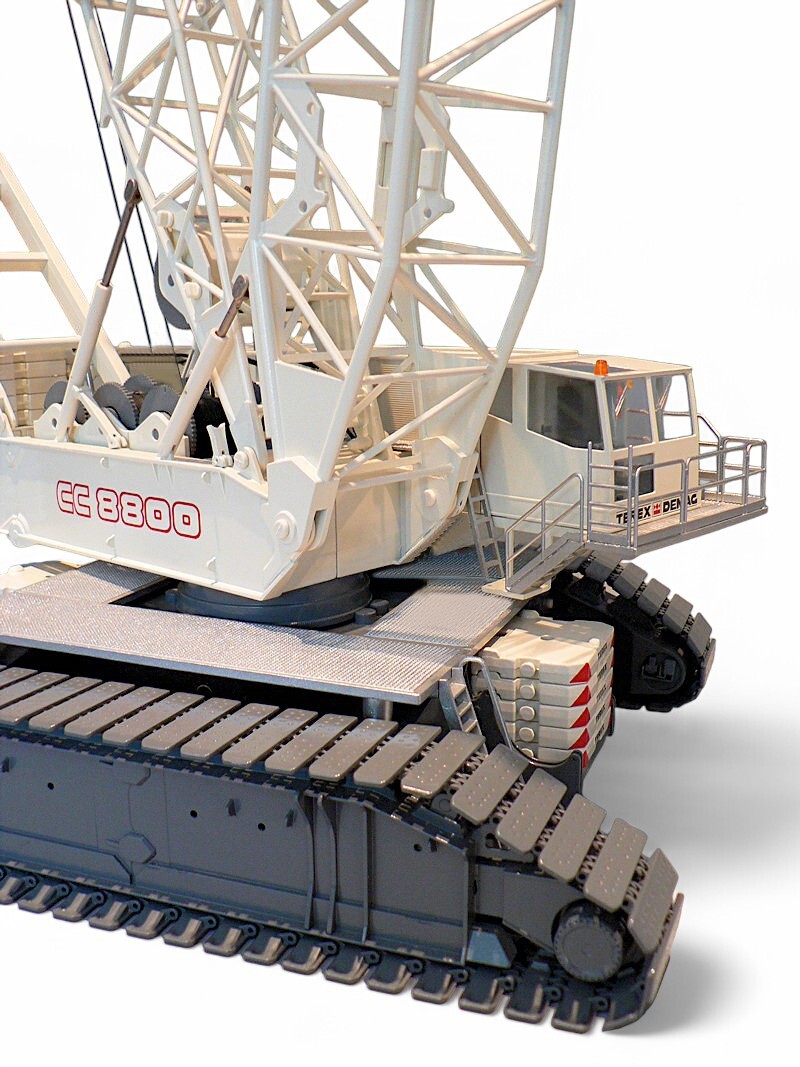 Conrad 2735 Terex Demag CC8800 Crawler Crane 1:50 Scale NEW - Out