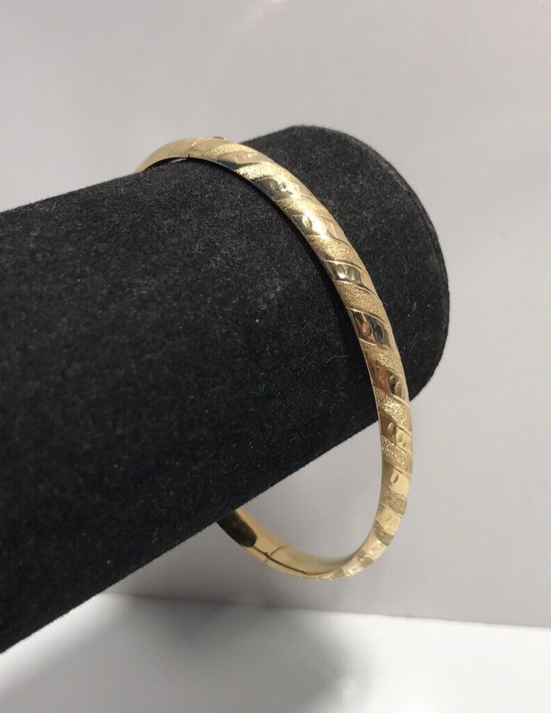 14K Yellow Gold Women's Hinged Textured Bangle Bracelet Mark