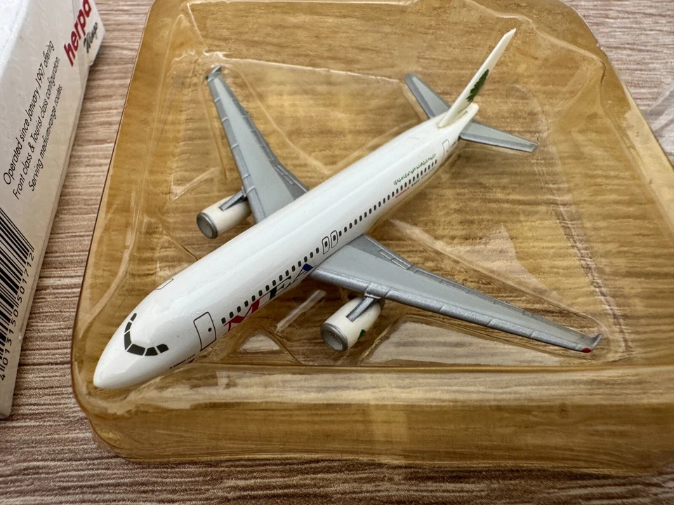 Herpa 501712 Aereo Airbus A320 Middle East Airlines 1:500 Buone Condizioni + OVP - Immagine 2 di 2
