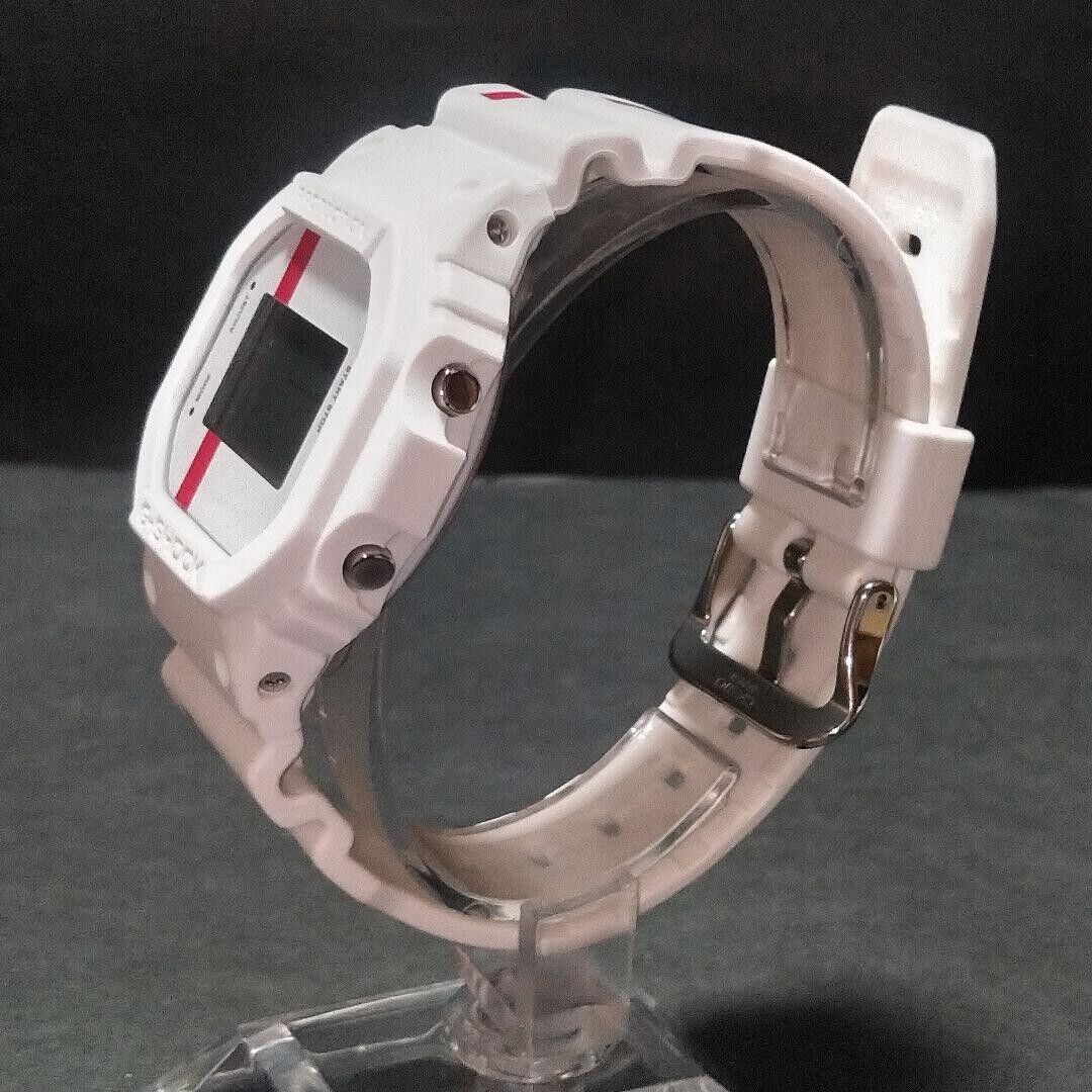 USED CASIO G-SHOCK DW-5600VT MARLBORO Collaboration White USED CASIO G-SHOCK DW-5600VT MARLBORO Collaboration White
