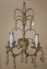 Applique da parete vintage Hollywood Regency Italia oro dorato lampade gocce di cristallo