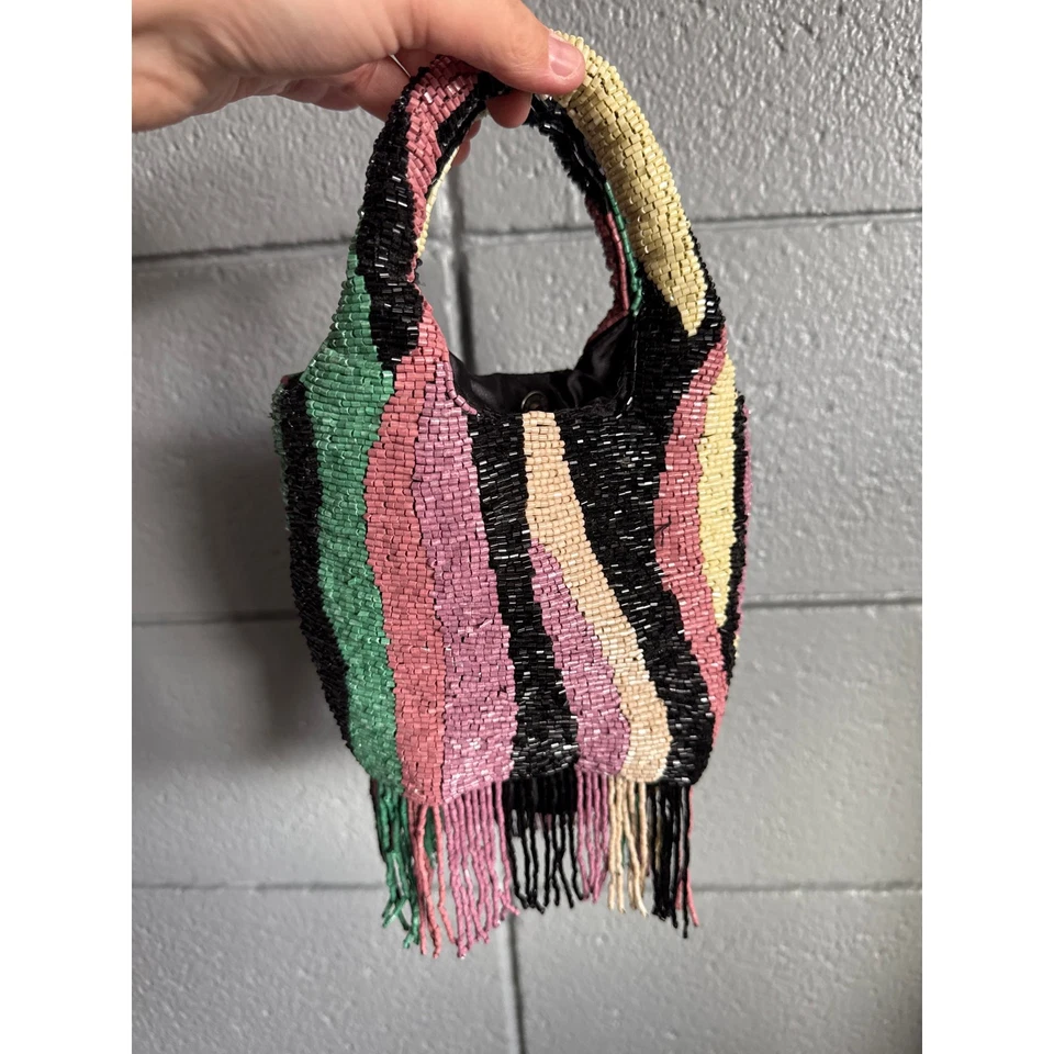 Bolso retro From India to You con cuentas virales TJ Maxx Marshalls flecos asa superior años 70 Foto 3 de 4