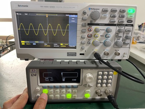Picotest G5100A - 50MHz Arbitrary Waveform Generator _5073 - Picture 5 of 17
