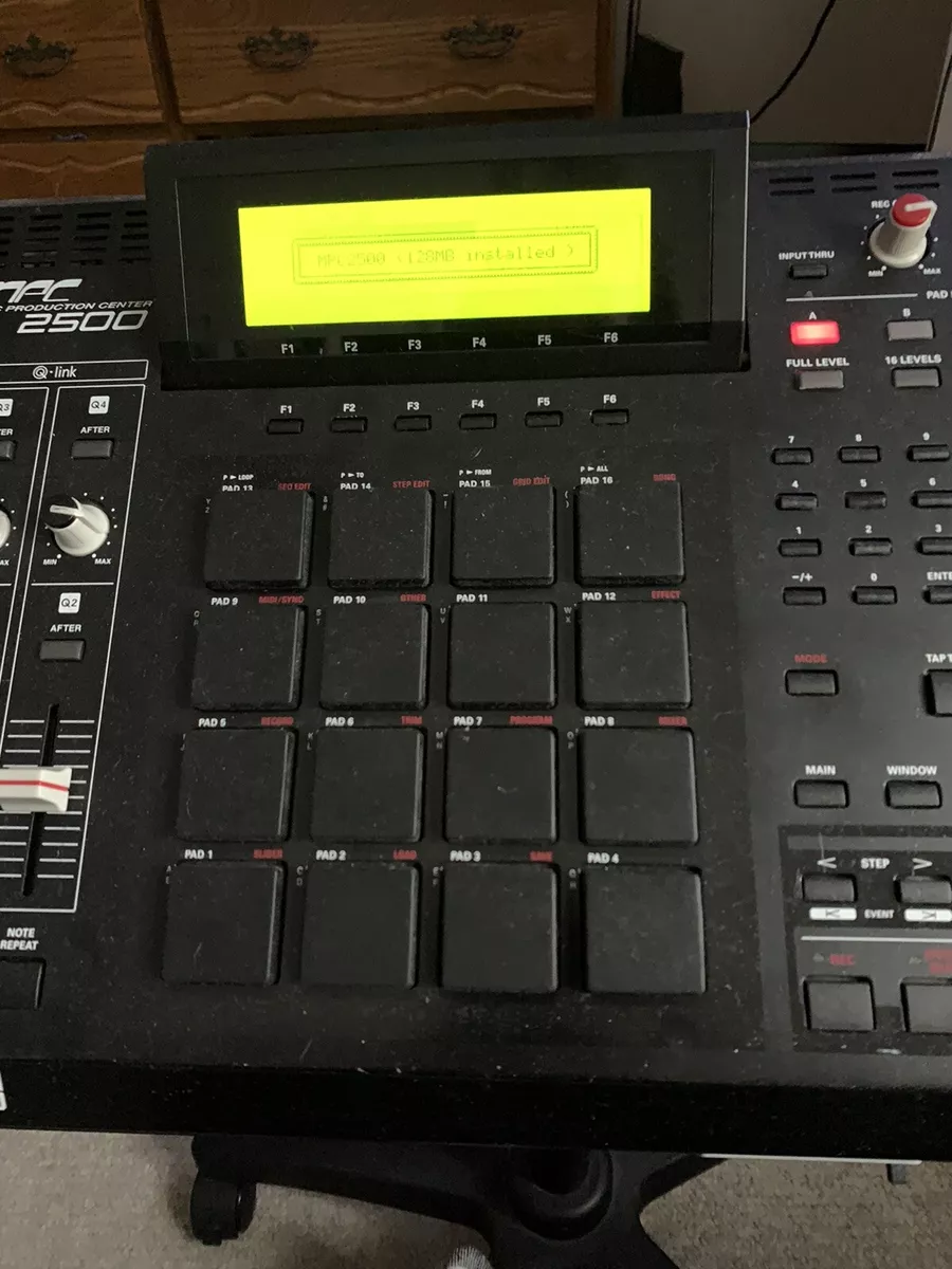 Akai MPC 2500 Sampler Drum Machine Great Condition All Black Buttons Thick Pads