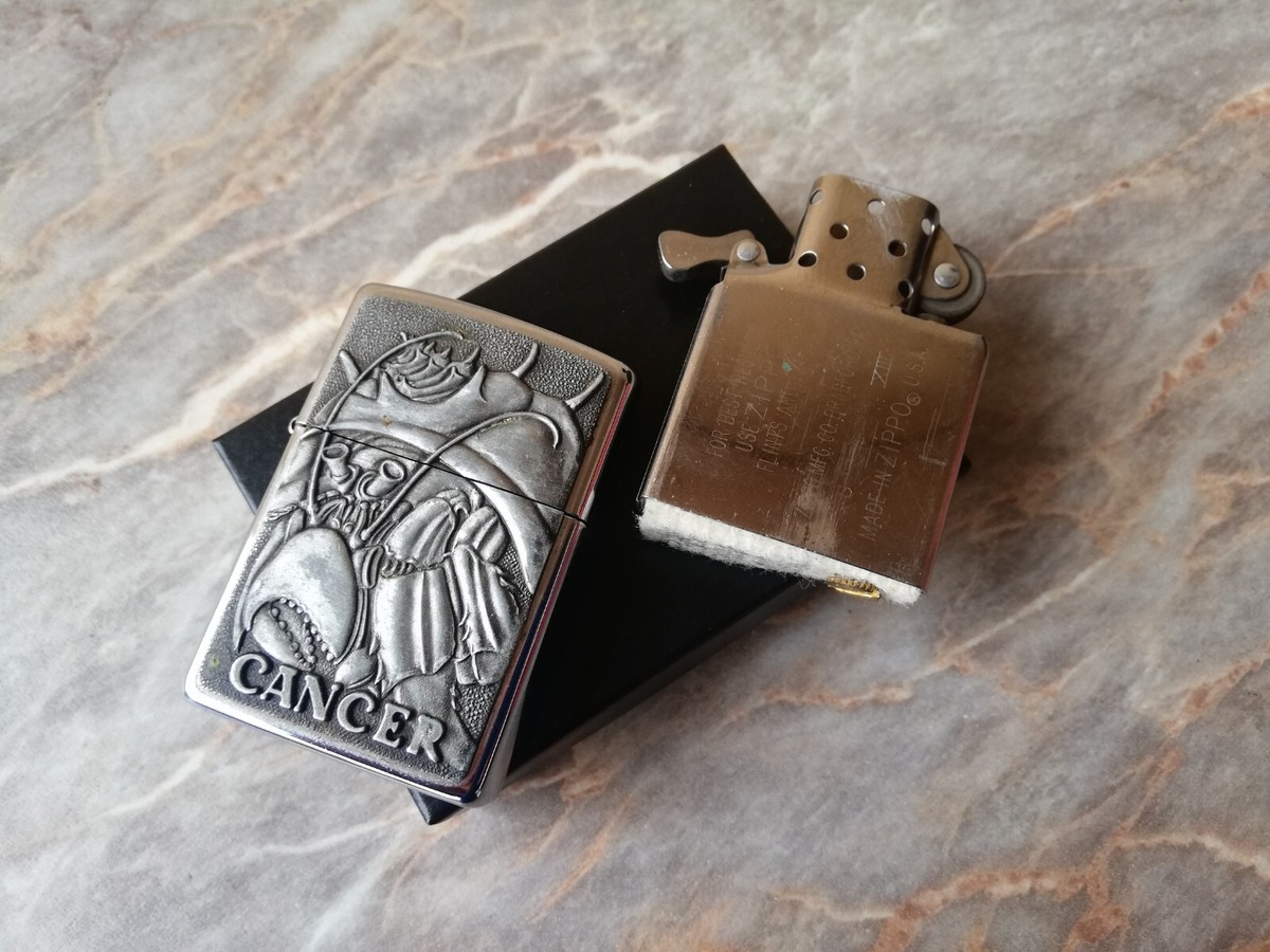 VTG RARE 1997 ZIPPO CANCER ZODIAC SERIES DESIGN BARRETT SMYTHE