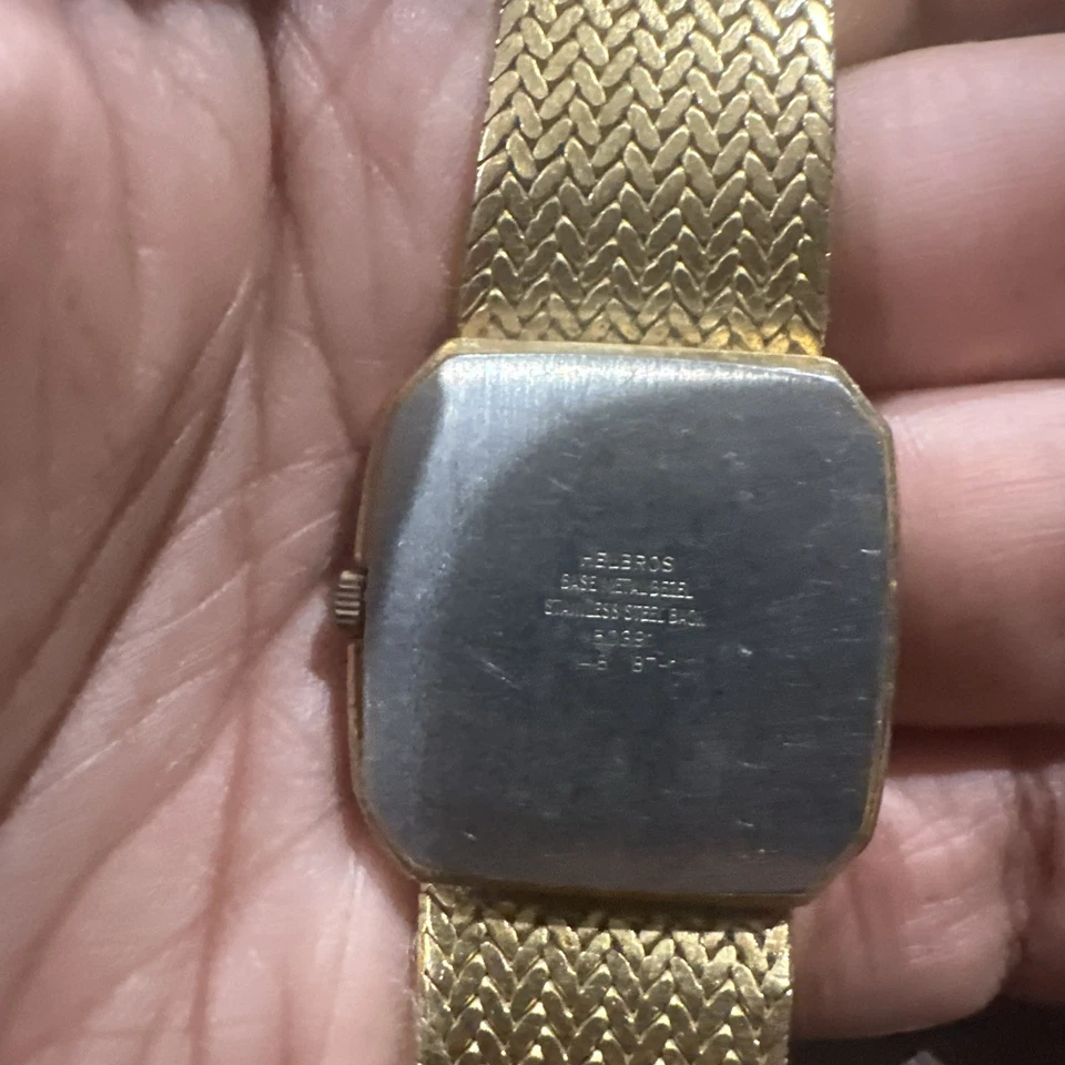 Винтажные кварцевые мужские часы Helbros 29 мм прямоугольные золотистые - отсутствует зажим - Изображение 3 из 4
