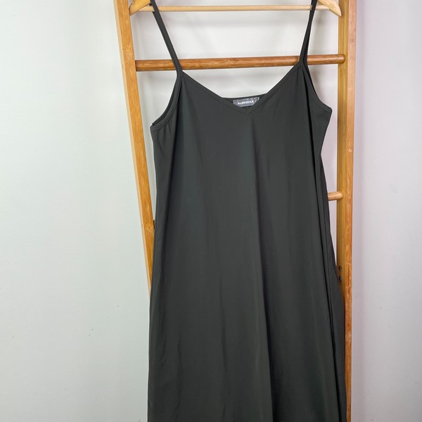 Alembika Slip Dress Womens 4 Black Sleeveless V-Neck Lightweight Knee Length