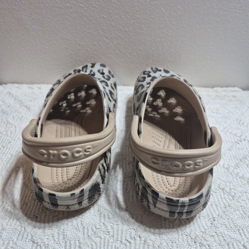 CROCS Leopard Print Classic Clogs - Women’s 6 - Men's 4 - Picture 4 of 7