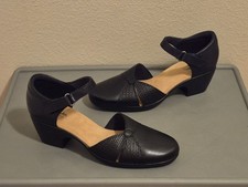 NEW CLARKS EMILY RAE WOMEN'S BLACK ANKLE STRAP LEATHER PUMP SHOES Size 11 M