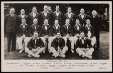 POSTCARDS Australia - Cricket: Australian Team 1938 group photograph.