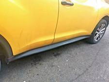 NISSAN JUKE F15 2010-2019 O/S SCHWELLER FAHRERSEITE ABSEITS SCHWELLERABDECKUNG 768501KA6A