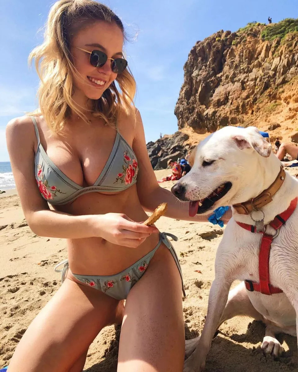 sydney sweeney bikini