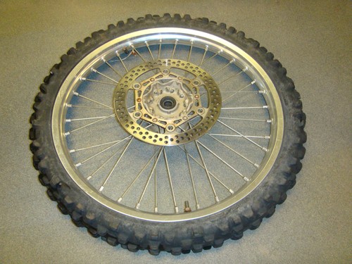 2001 YZ250F FRONT WHEEL - Picture 2 of 12