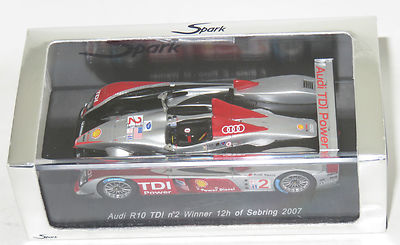 Spark 1/43 - S0680 Audi R10 TDi N°2 - Vainqueur 12H Sebring 2007 - Miniature Résine Occasion