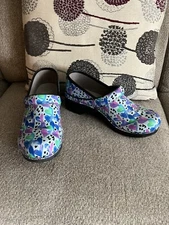 Dansko LT MultiColor Heart Patent Leather Professional Clog Size 41 (US 10.5)