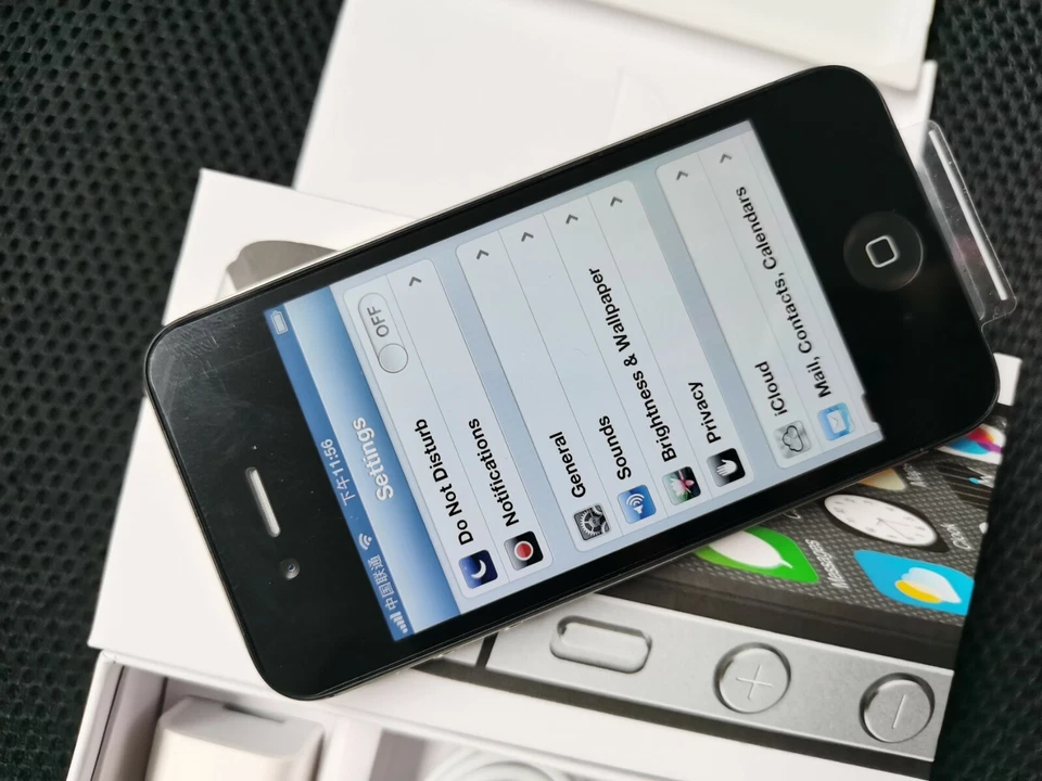 90% N ew , tested,  100% working , iPhone 4s 32GB IOS 6.1.3   - Image 3 of 4
