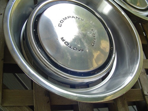 VINTAGE FORD MUSTANG TRIM RINGS CENTER CAPS HUBCAPS WHEEL COVERS FASTBACK 14 IN - Picture 6 of 12