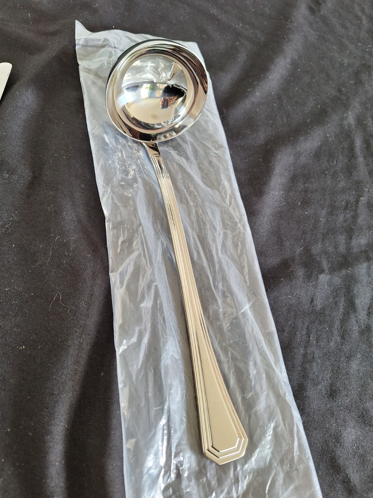 MIXED SET OF 29 PIECES OF CUTLERY FROM WEDGWOOD & 1 HARRODS CHEESE