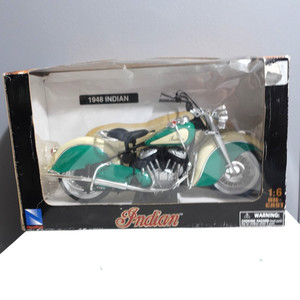 New Ray Diecast 1948 Indian Motorcycle 1:6 Scale