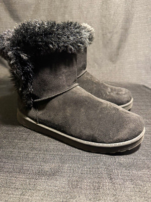 SO Paulina Women s Size 10 Black Faux Fur Lined Winter Boots Pull On