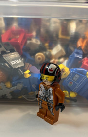 LEGO&reg; Star Wars Poe Dameron Minifigure 75102 &ndash; Pilot Jumpsuit Episode 7