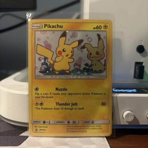 Pokémon 2019 Pikachu SM162 Sun & Moon Black Star Promo Holo Card TCG