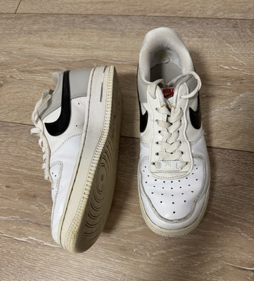 Nike Air Force 1 Low Sneaker Jugendliche EU 38 Weiß/Schwarz/Rot Leder